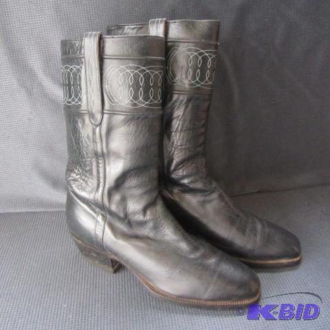 lot 55 image: Riding Boots, Lucchese