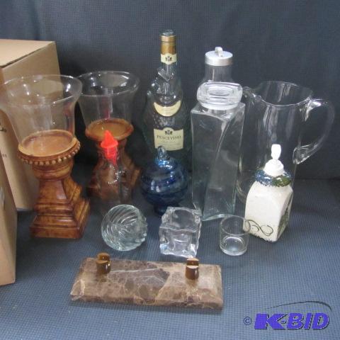 lot 76 image: Lamps, Feeder, Fancy