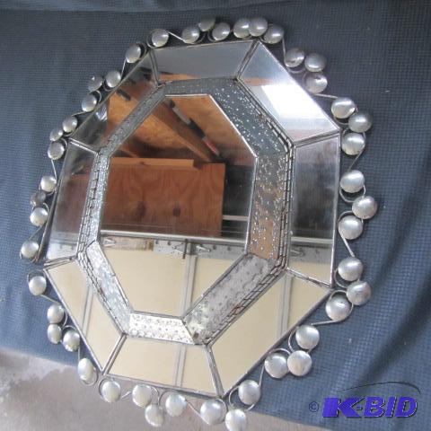 lot 77 image: Wall Mirror