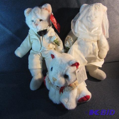 lot 96 image: Wedding Party Cats