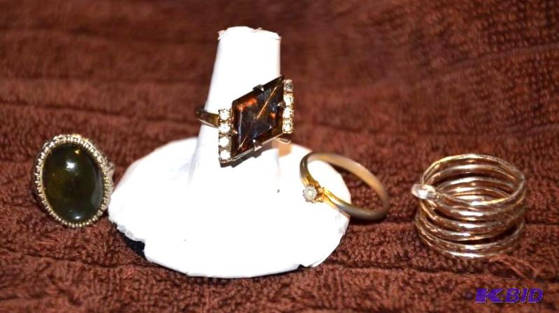 lot 10A image: Diamond Ring-3 Vintage Rings not sure of the ...