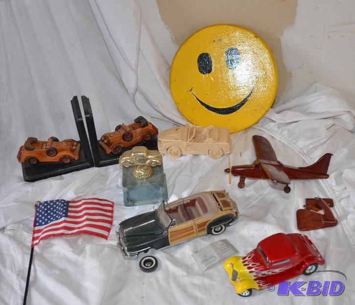 lot 118 image: Lot of vintage toy cars, planes, etc. Vintag...