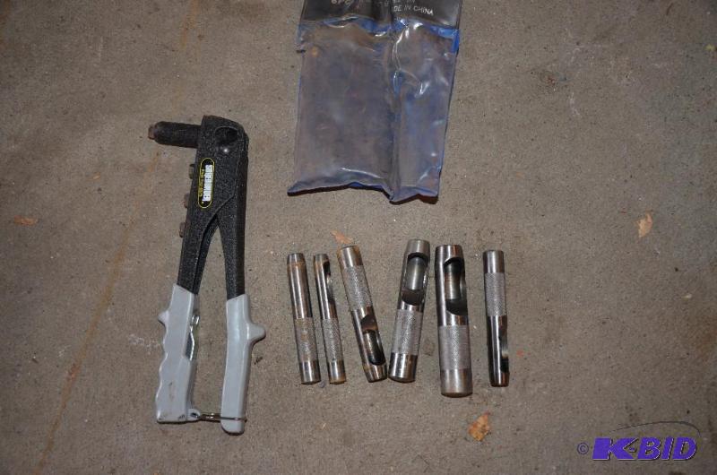 lot 126 image: Pop Rivot Gun and case Surebonder Pop Rivot ...