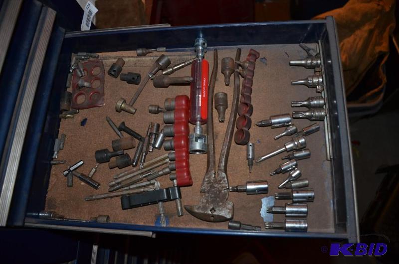 lot 128 image: Unique Snap-on Sockets 2 sets and other dri...
