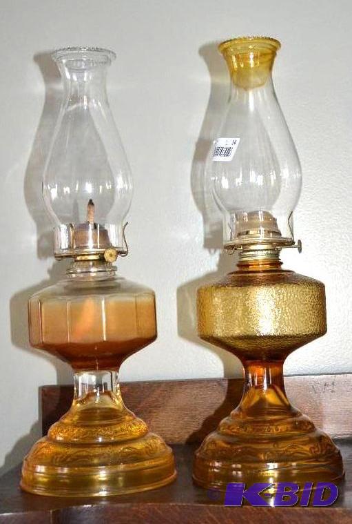 lot 14 image: 2 Antique oil lamps - Two Eagle kerosene glas...