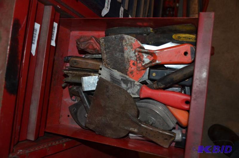 lot 143 image: Putty Knives Chalk lines and other specialt...