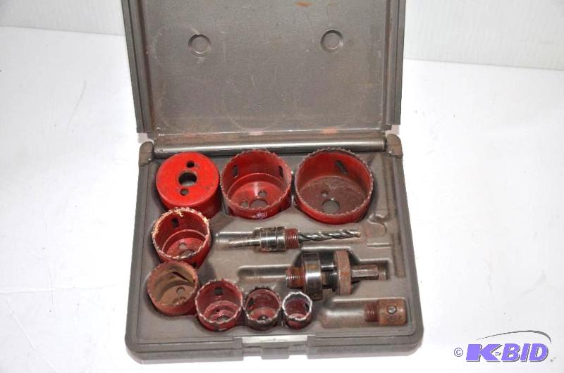 lot 146 image: Matco Tools HSV13K 13-pc Hole Saw Kit - 2 34...