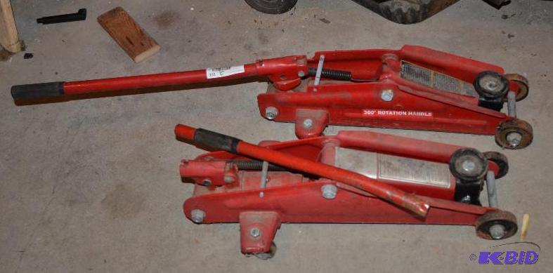 lot 151 image: Big Red 2 ton 360 degree hydraulic floor car ...