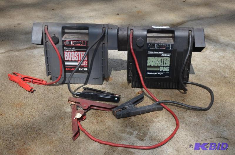 lot 178 image: Commercial 12 V. Booster Pac Solar Brand Batt...