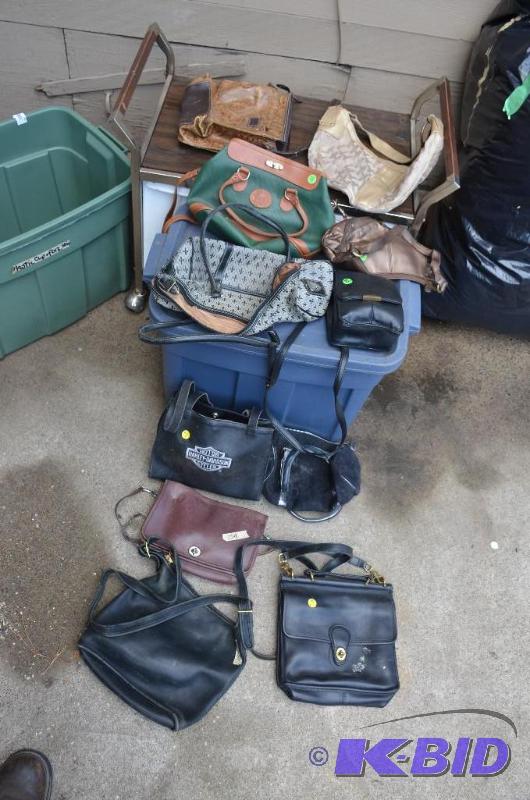 lot 180 image: Large group of designer purses.&nbsptubs not...