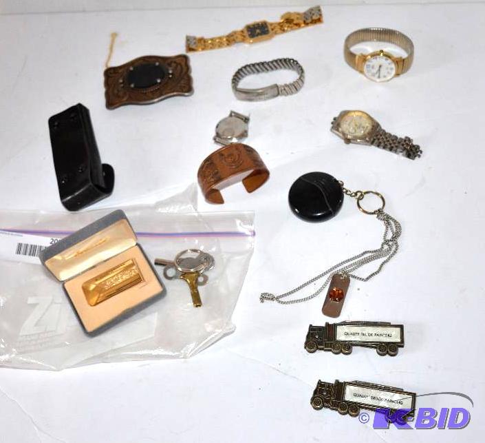 lot 208 image: Lot of Collectible items including 2 quality...