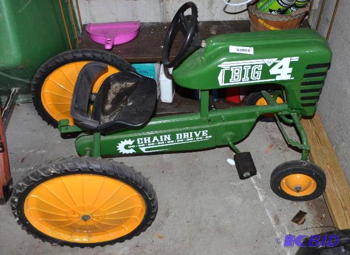 lot 23 image: Big 4 AMF chain driven peddle tractor 40 long...