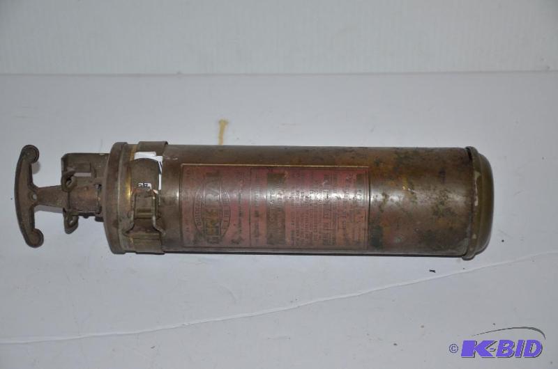 lot 40 image: Vintage fire extinguisher Model 85 HD...