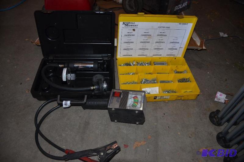 lot 52 image: Over $200 in automotive tools   Associat...