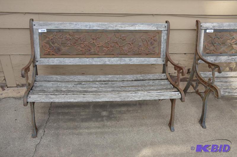 lot 55 image: Awesome vintage looking park bench with metal...