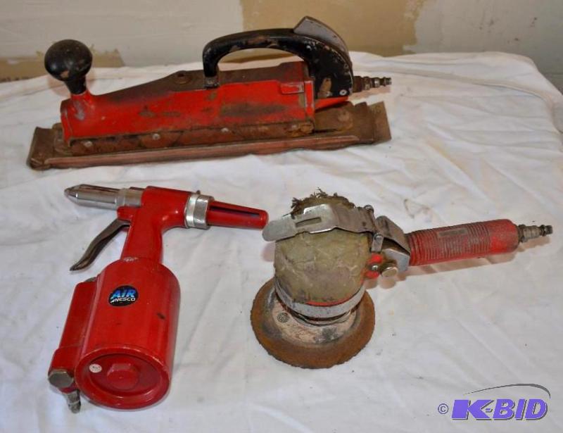 lot 64 image: Air Nesco Air Rivot gun Central Pneumatic St...