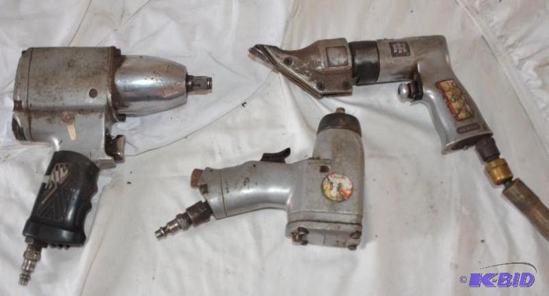 lot 67 image: Ingersoll-Rand Sheet metal Cutter Napa 12&q...
