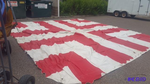 lot 17 image: Red and White 20x20 tent used condition, eure...