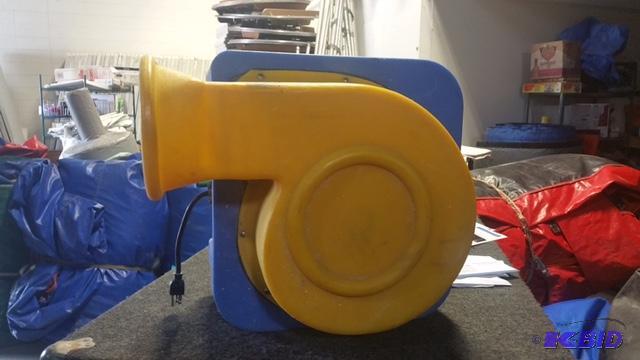 lot 22 image: 1 hp blue and yellow blower  ...