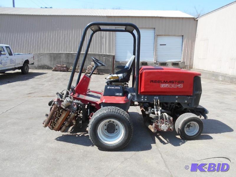 lot 1 image: Toro Reelmaster 6500D Reel Lawn Mower. Starts, Runs, Cuts. 4X4