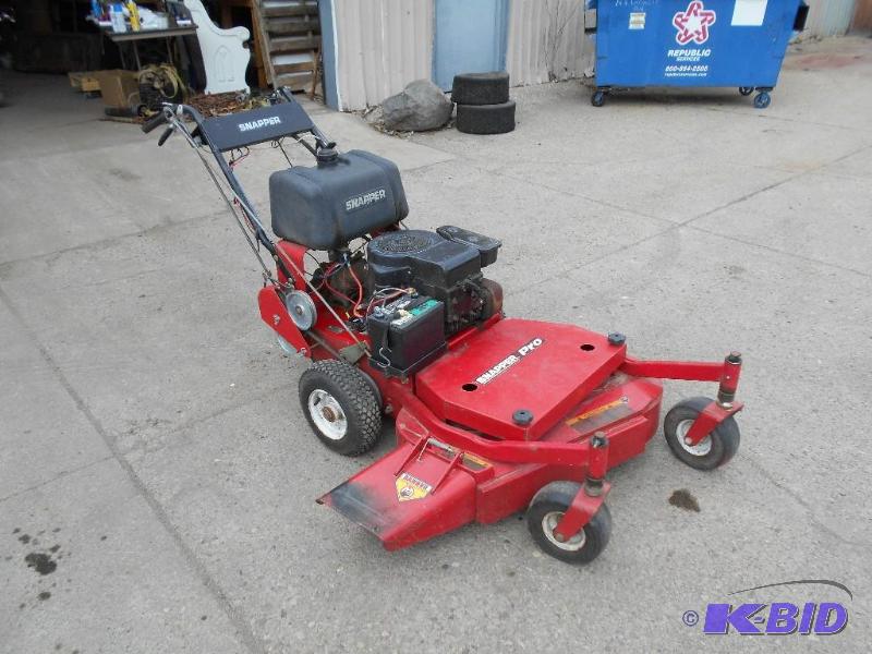 lot 6 image: Snapper Pro Walk Behind Lawn Mower. Runs.