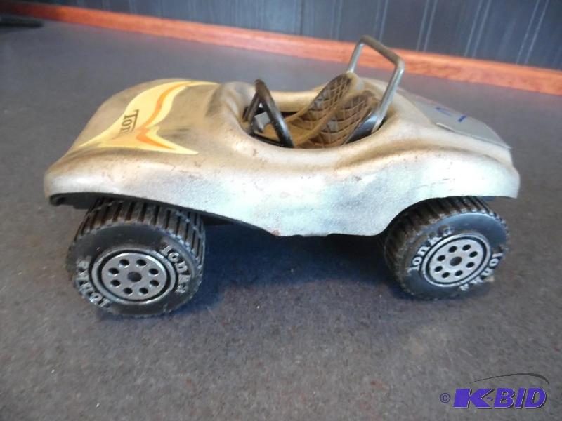 lot 13 image: Vintage Tonka car