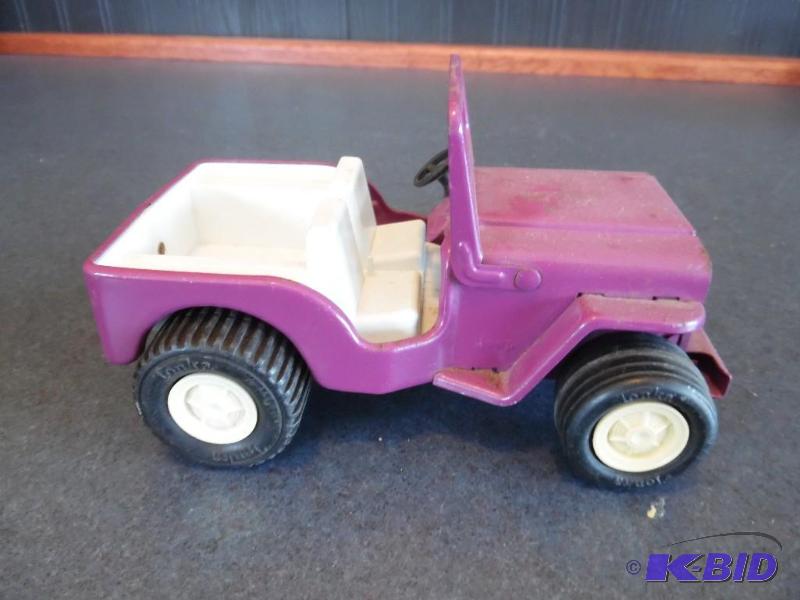 lot 17 image: Vintage Tonka Jeep