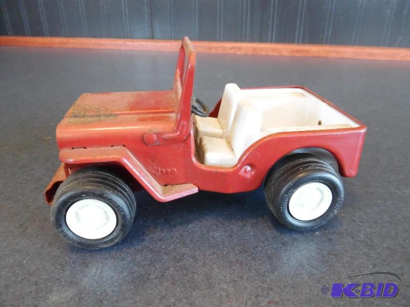 lot 18 image: Vintage Tonka Jeep