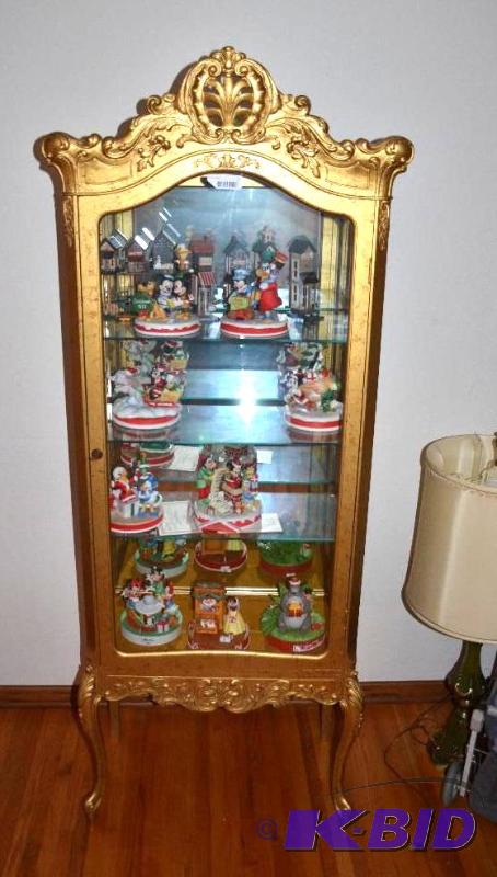 lot 1 image: Lighted display cabinet with mirrored back, g...