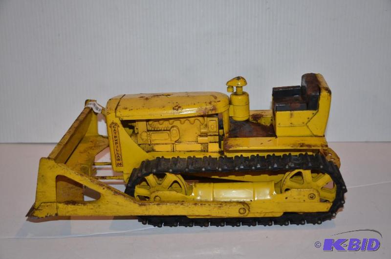 lot 115 image: Doepke Toy Model Catapillar D6 - 13" lon...