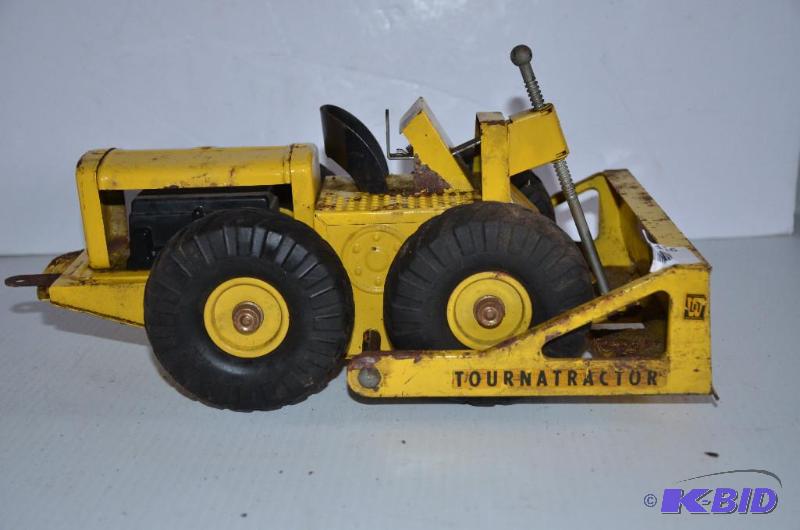 lot 116 image: Tournatractor Ny-Lint Toys . Dozer with movab...
