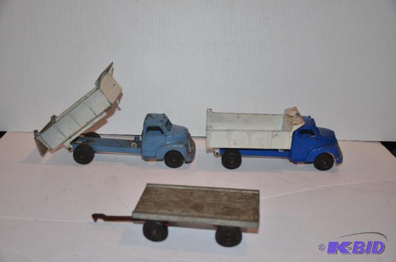 lot 122 image: Two Dardis Toys metal dump trucks - one flat ...