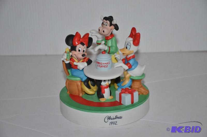 lot 13 image: Christmas 1992 Disney Christmas Cookies limit...