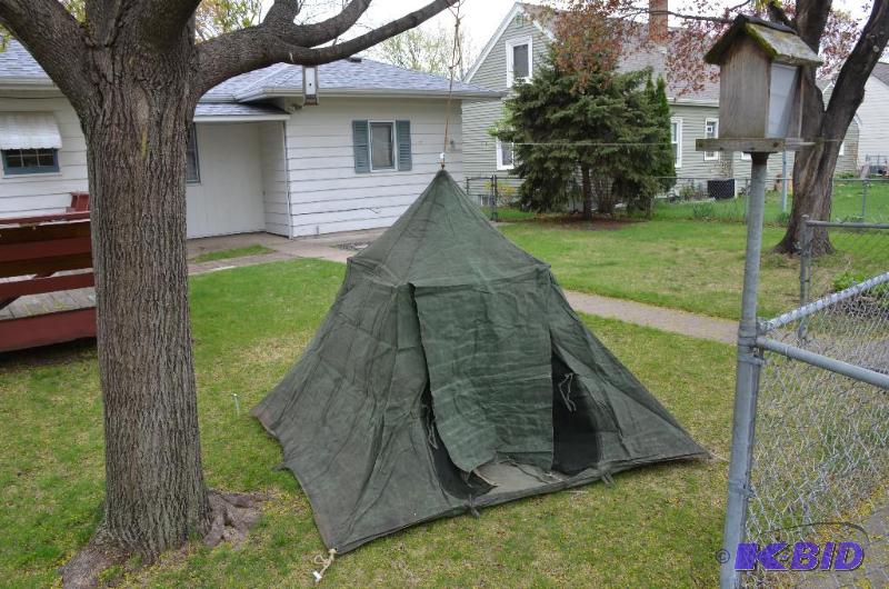 lot 134 image: Vintage canvas camping tent may be military, ...