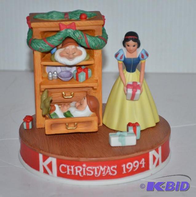 lot 14 image: Christmas 1994 Disney Christmas Dreams limite...