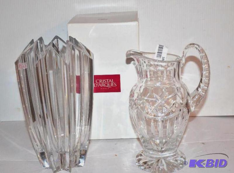 lot 180 image: Cristal DArques Gigogne vase 12" tal...