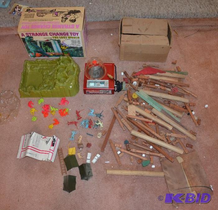 lot 195 image: Vintage toys including Box of Lincoln&nbspl...