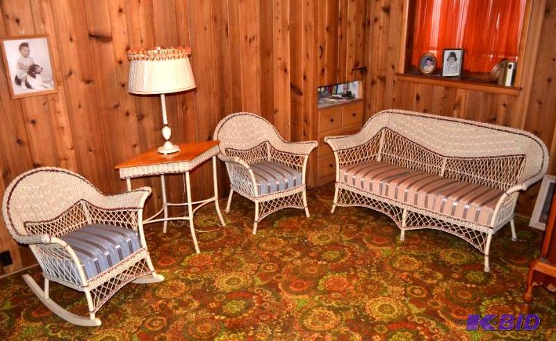 lot 1A image: Antique 4 Piece&nbspwicker set valued ov...