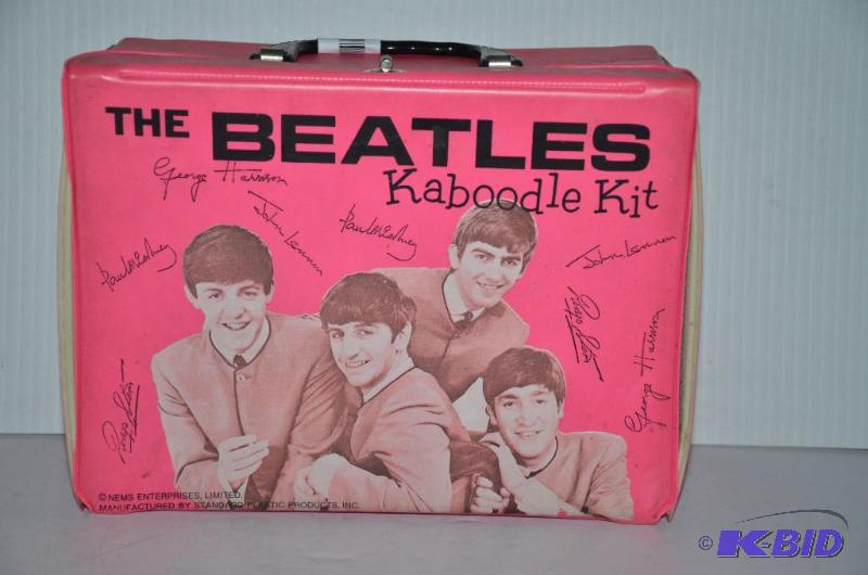 lot 1B image: RARE Very RARE Pink The Beatles Kaboodle Kit...