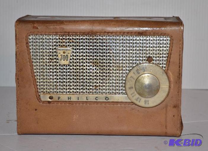 lot 211 image: Vintage Philco Transistor 700 radio with leat...