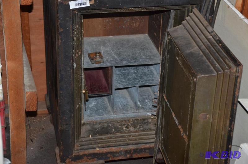 lot 22 image: The name in safes, Victor Antique Safe on whe...