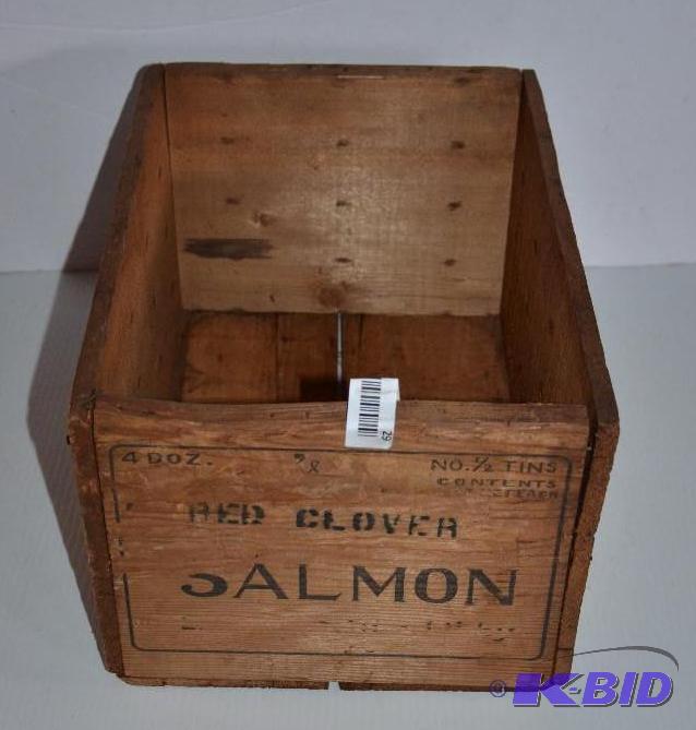 lot 29 image: Vintage wooden crate Red Clove Salmon - 12x16...
