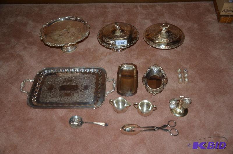 lot 33 image: Gorham Sterling silver creamer & sugar se...