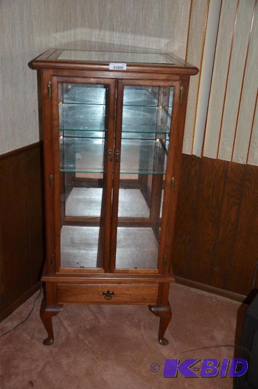 lot 36 image: Wood display cabinet 26x26x55" with glas...
