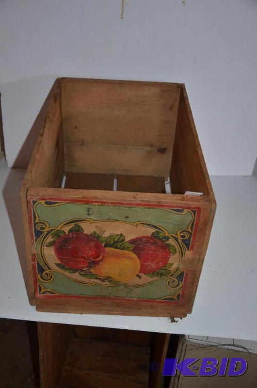 lot 39 image: Vintage wood fruit crate Dr Sherman Crowe Ham...