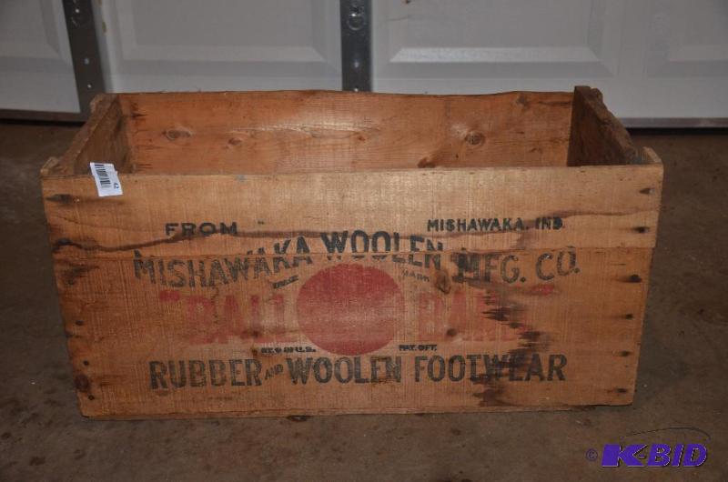 lot 42 image: Vintage wood crate Mishawaka Woolen Mfg. Co. ...