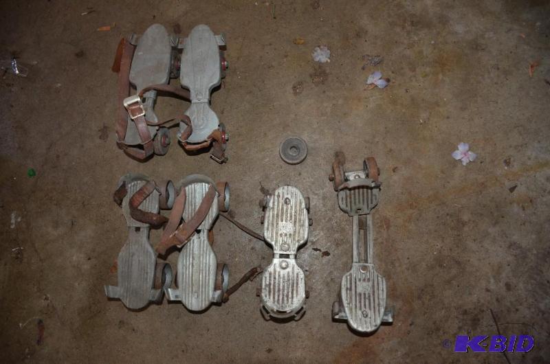 lot 45 image: Antique roller skates four pairs - Kingston ,...