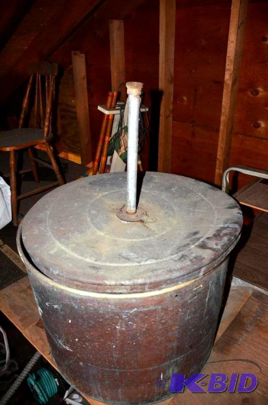 lot 46 image: Large Antique Copper Moonshine distillery pot...
