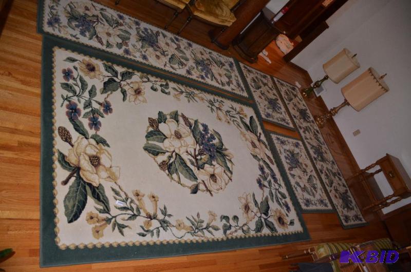 lot 51 image: 5 rugs  f our runners 27x92 b lr Shaw rug - o...