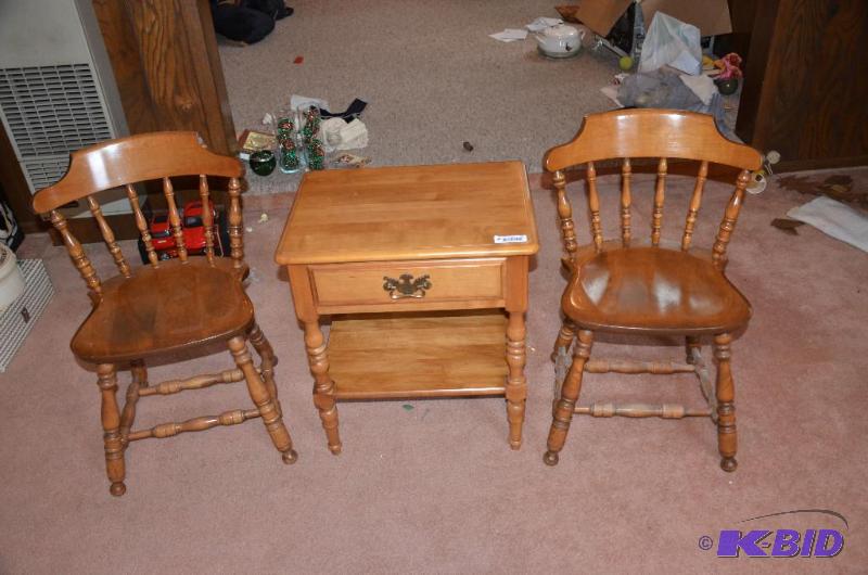 lot 53 image: Taylor Jamestown Maple Wood table with drawer...